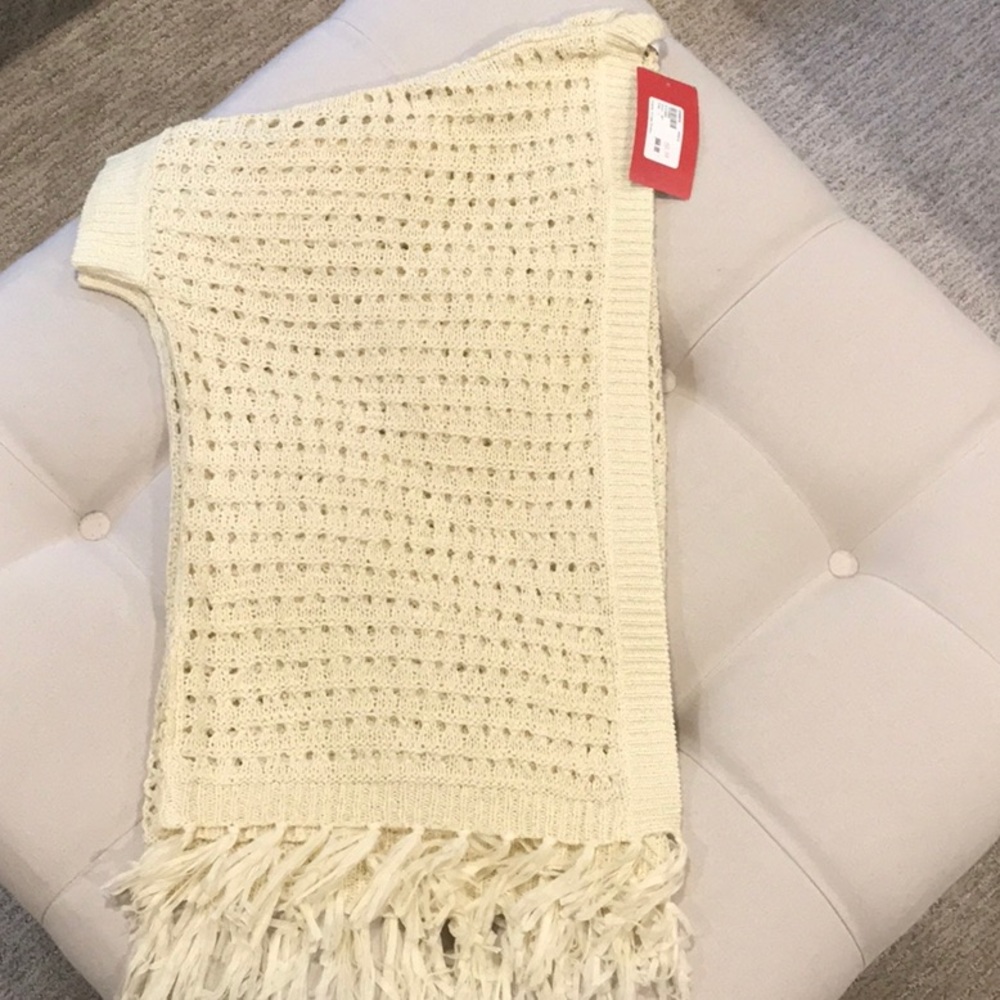 Evereve Crochet Fringe sweater in cream